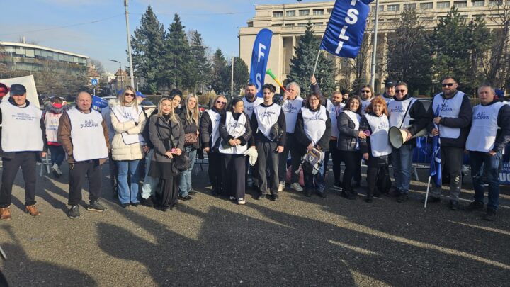 Sindicaliști din educație au protestat la București și au cerut demisia ministrului Daniel David