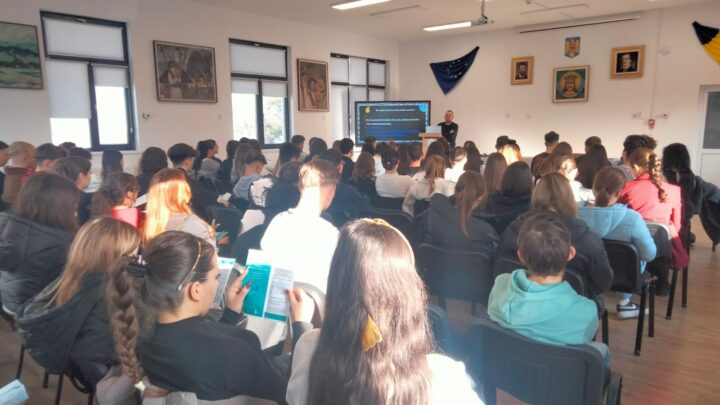Campania „Prevenția începe cu informarea” – Elevii din Liteni, mai aproape de sănătate prin cunoaștere