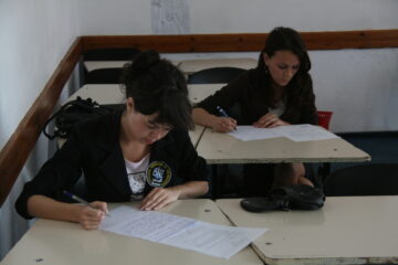 Jale și la simularea bacalaureatului. Aproape 70% dintre elevii de-a XII-a au ratat promovarea Jale și la simularea bacalaureatului. Aproape 70% dintre elevii de-a XII-a au ratat promovarea