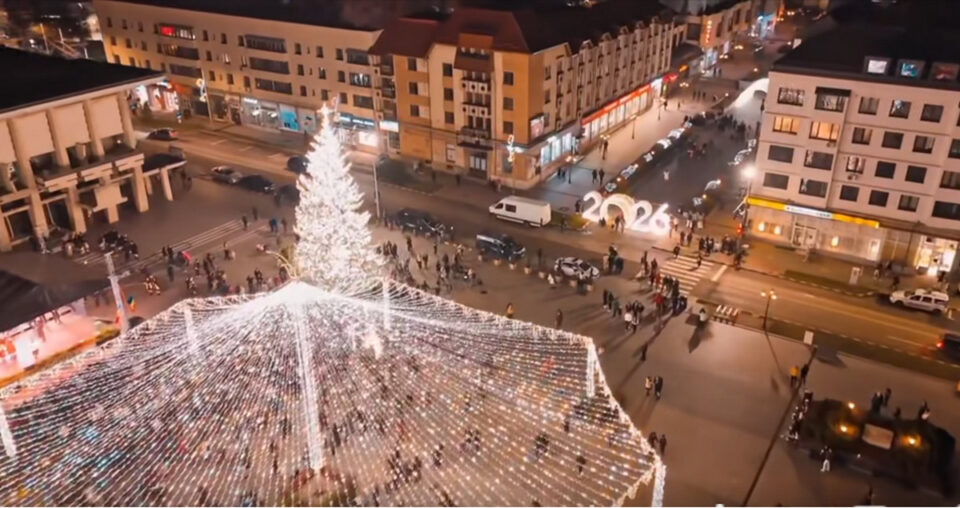 Suplimentare cu 200.000 de lei a bugetului revelionului Sucevei, care ajunge la 700.000 de lei, fără TVA Suplimentare cu 200.000 de lei a bugetului revelionului Sucevei, care ajunge la 700.000 de lei, fără TVA