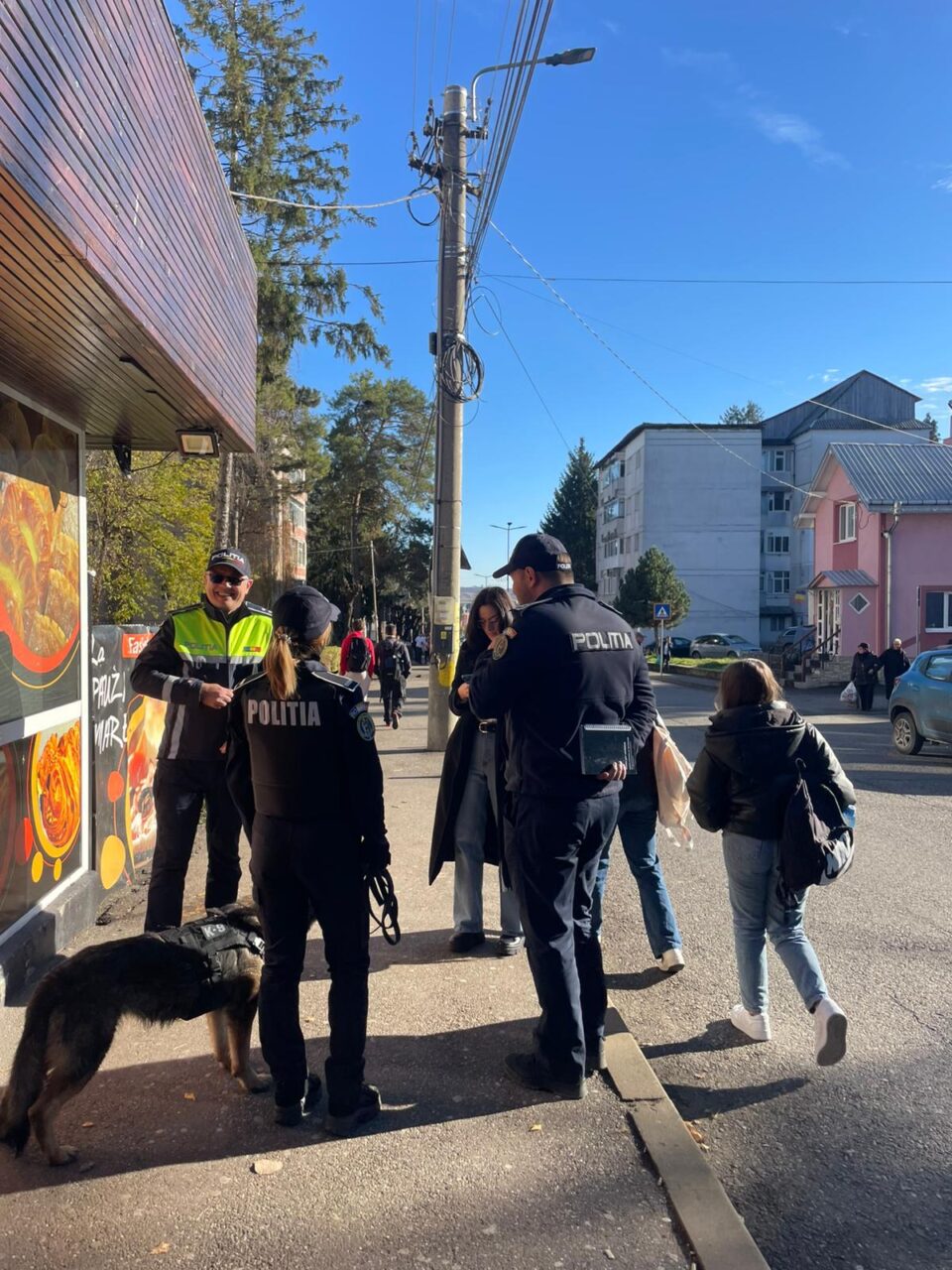 O nouă razie a polițiștilor în zona școlilor, de această dată în Burdujeni