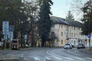 Programul de curățenie, pe durata căruia mașinile trebuie mutate, va fi extins și pe alte străzi din Suceava Programul de curățenie, pe durata căruia mașinile trebuie mutate, va fi extins și pe alte străzi din Suceava