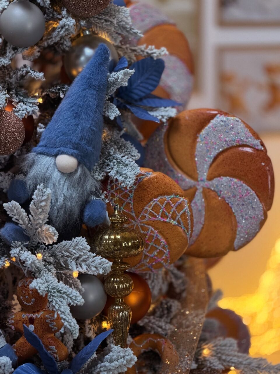 Queen Concept Flowers: Brazi de închiriat, decorațiuni spectaculoase și amenajări de Crăciun Queen Concept Flowers: Brazi de închiriat, decorațiuni spectaculoase și amenajări de Crăciun