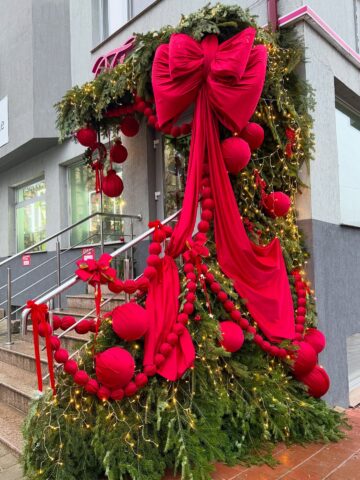 Queen Concept Flowers: Brazi de închiriat, decorațiuni spectaculoase și amenajări de Crăciun