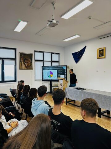 Campania „Prevenția începe cu informarea” – Elevii din Liteni, mai aproape de sănătate prin cunoaștere