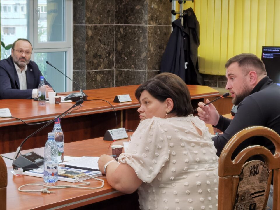 Suplimentarea banilor pentru revelionul din centrul Sucevei este considerată de AUR drept „utilizare iresponsabilă a fondurilor publice” Suplimentarea banilor pentru revelionul din centrul Sucevei este considerată de AUR drept „utilizare iresponsabilă a fondurilor publice”