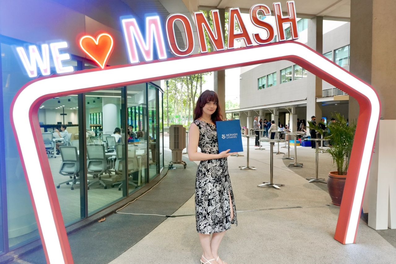 Performanță la celălalt capăt al lumii: o suceveancă este șefă de promoție la masterat în Malaezia