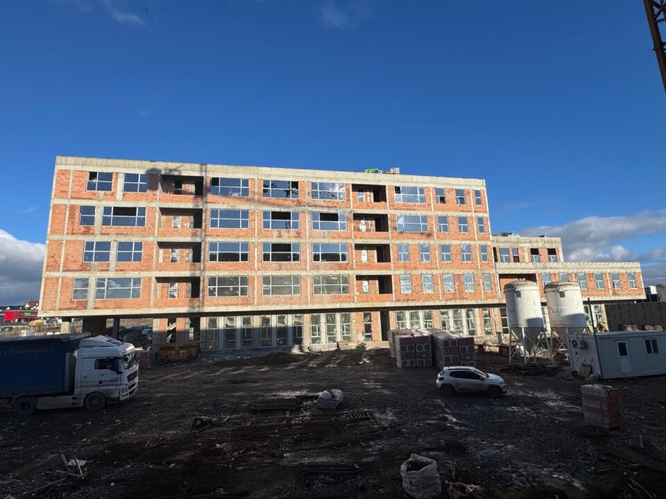 Lucrări în ritm susținut în campusul universitar de la Moara chiar și înaintea sărbătorilor de iarnă Lucrări în ritm susținut în campusul universitar de la Moara chiar și înaintea sărbătorilor de iarnă