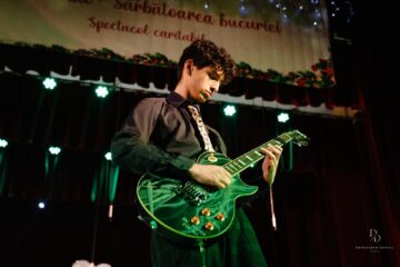 „Crăciunul – sărbătoarea bucuriei” – un spectacol dedicat generozității și spiritului civic la Colegiul „E. Hurmuzachi”