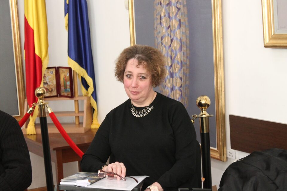 Suceveanca Luminița Reveica Țaran lansează volumul „Colecționarul de secunde”, joi, la Iași Suceveanca Luminița Reveica Țaran lansează volumul „Colecționarul de secunde”, joi, la Iași