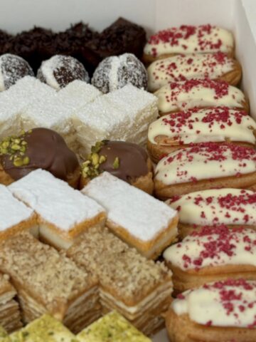 „La căruța cu plăcinte” preia comenzi pentru sărbători. Cozonac gustos și deserturi fine pentru toată familia