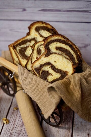 „La căruța cu plăcinte” preia comenzi pentru sărbători. Cozonac gustos și deserturi fine pentru toată familia