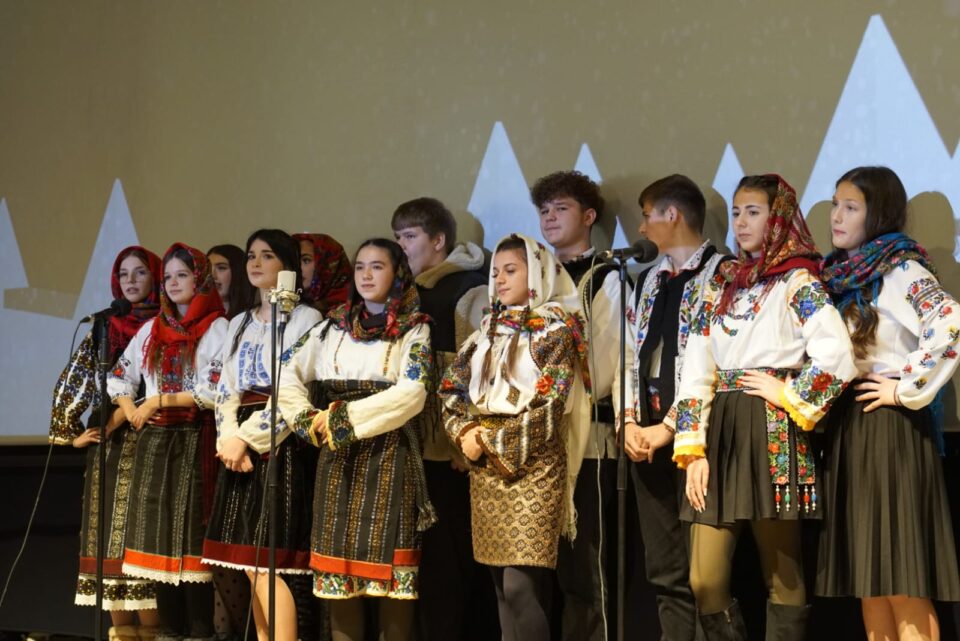 Concursul județean „Colind de Crăciun”, ediția a XIII-a, și-a desemnat câștigătorii Concursul județean „Colind de Crăciun”, ediția a XIII-a, și-a desemnat câștigătorii