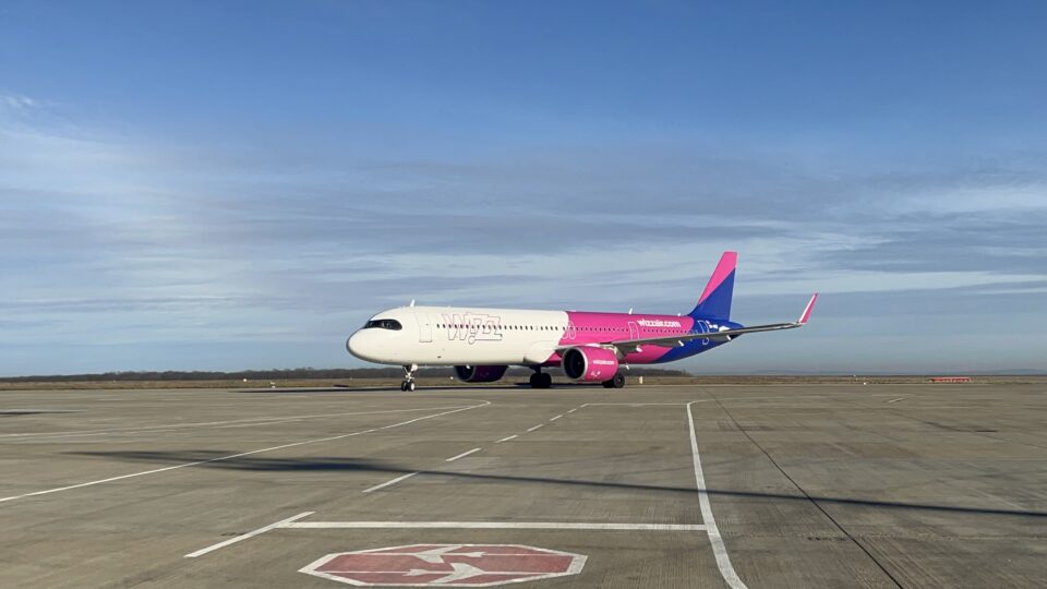 Wizz Air a redeschis baza aeriană de la Suceava. Șoldan: „Încă din primul an de mandat am realizat problema care a ținut departe ani la rând companiile aeriene” Wizz Air a redeschis baza aeriană de la Suceava. Șoldan: „Încă din primul an de mandat am realizat problema care a ținut departe ani la rând companiile aeriene”