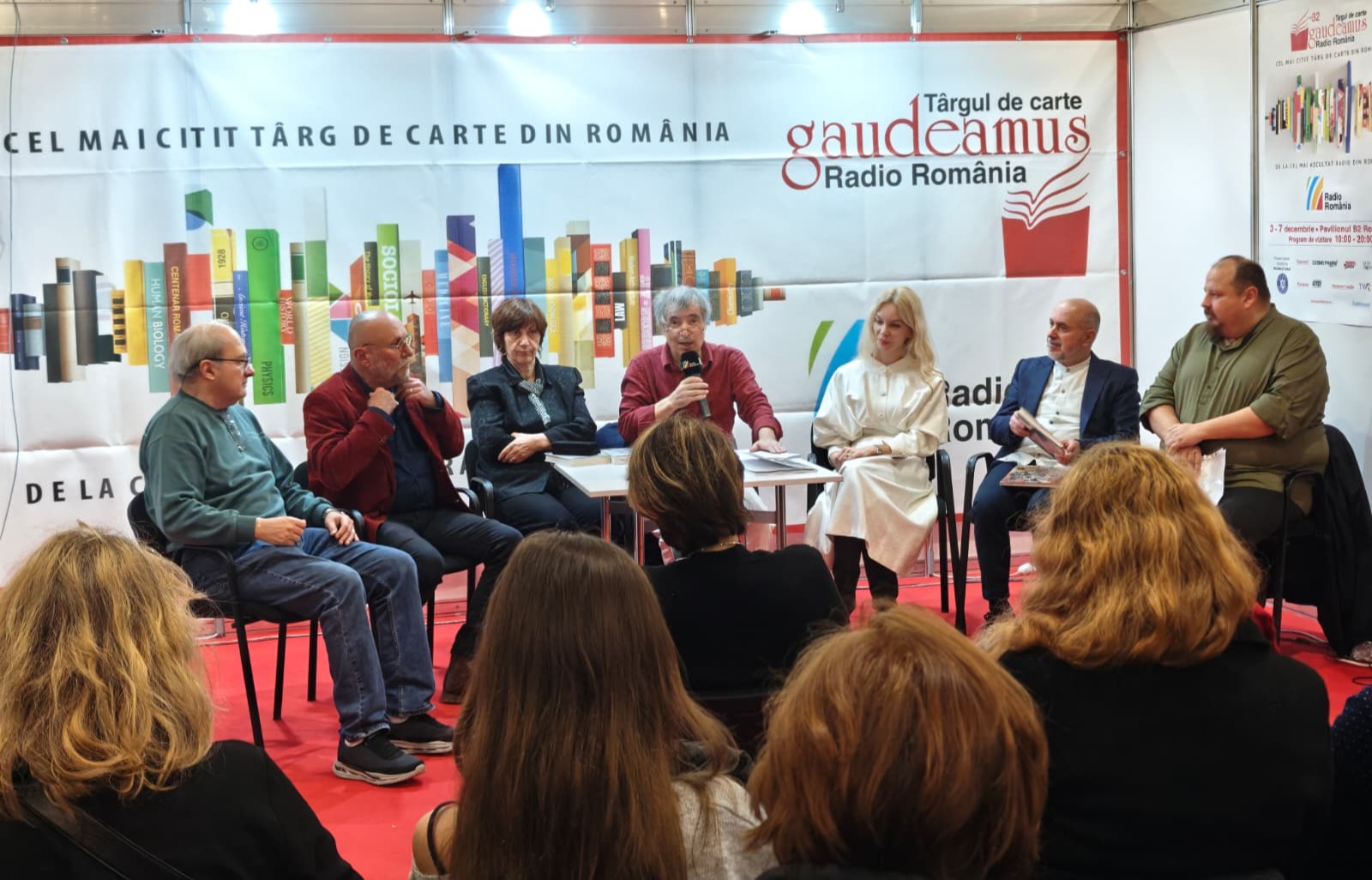 Două volume noi, semnate de membrii Casei de Poezie Light of Ink, lansate la Târgul de carte Gaudeamus