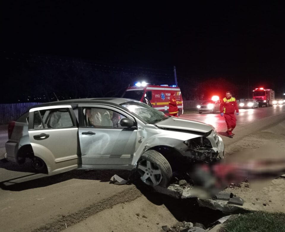 Patru tineri din Suceava, răniți grav într-un accident produs la Flămânzi – Botoșani Patru tineri din Suceava, răniți grav într-un accident produs la Flămânzi – Botoșani