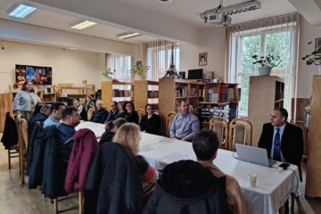 De la utilizatori la creatori – Educația digitală în prim-plan la Liteni, în centrul Cercului Pedagogic al profesorilor de Informatică și TIC De la utilizatori la creatori – Educația digitală în prim-plan la Liteni, în centrul Cercului Pedagogic al profesorilor de Informatică și TIC