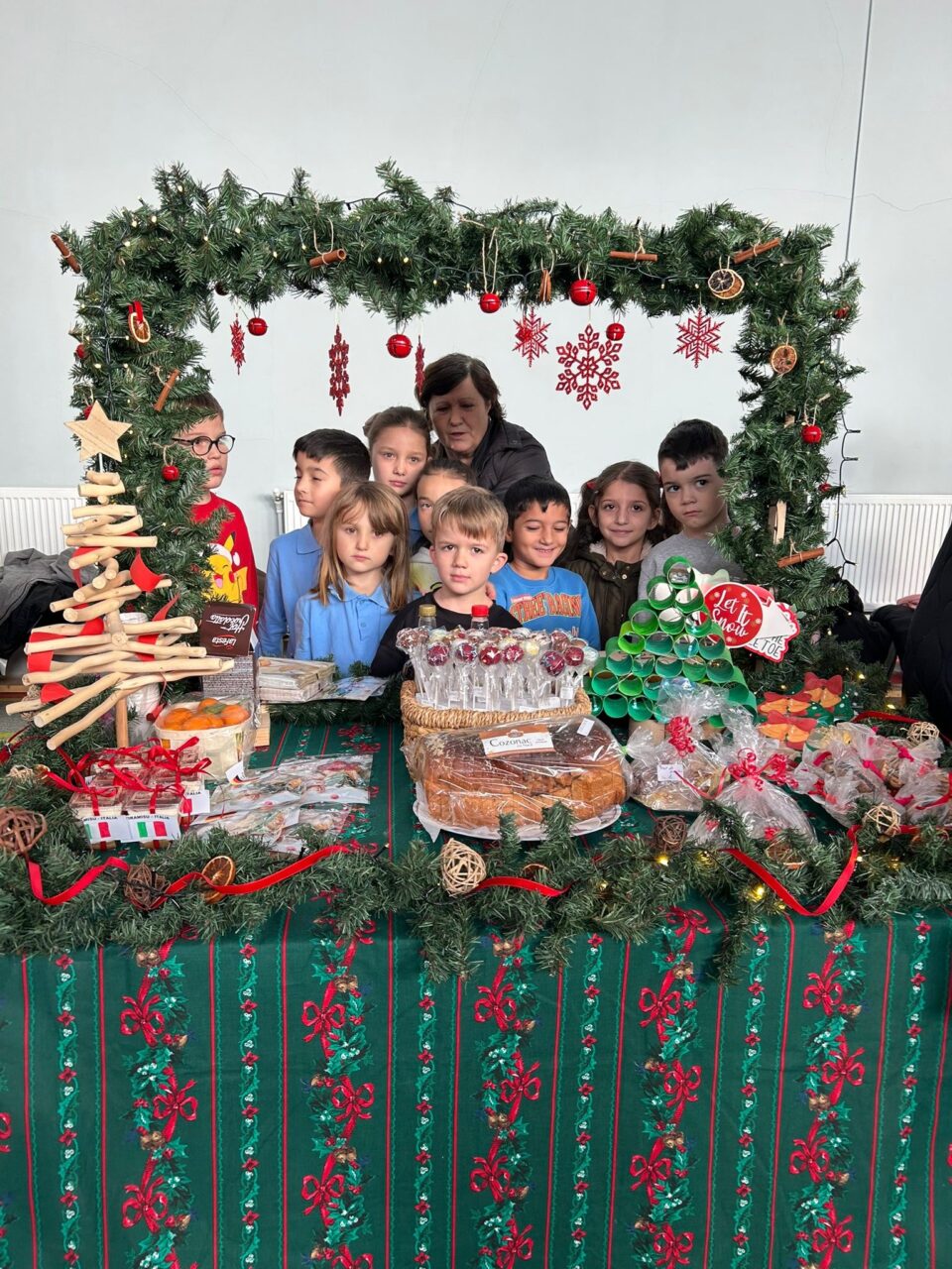 ,,Dulce Crăciun Fest” – gusturi internaționale și generozitate la  Școala Gimnazială „Grigore Ghica Voievod”