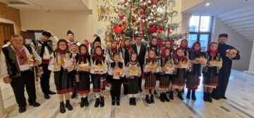 Gheorghe Șoldan a întâmpinat la CJ Suceava grupuri de colindători din județ