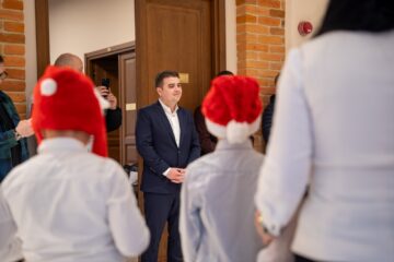 Gheorghe Șoldan a întâmpinat la CJ Suceava grupuri de colindători din județ