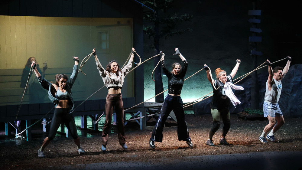 Ultima reprezentație a anului la Teatrul „Matei Vișniec” Suceava