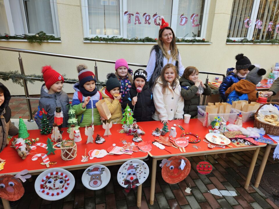 Târg de Crăciun, la Grădinița Piticot Suceava Târg de Crăciun, la Grădinița Piticot Suceava