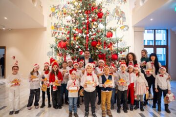 Gheorghe Șoldan a întâmpinat la CJ Suceava grupuri de colindători din județ