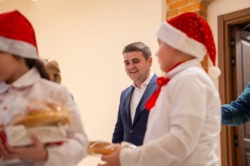 Gheorghe Șoldan a întâmpinat la CJ Suceava grupuri de colindători din județ