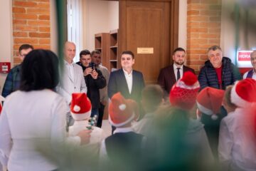 Gheorghe Șoldan a întâmpinat la CJ Suceava grupuri de colindători din județ