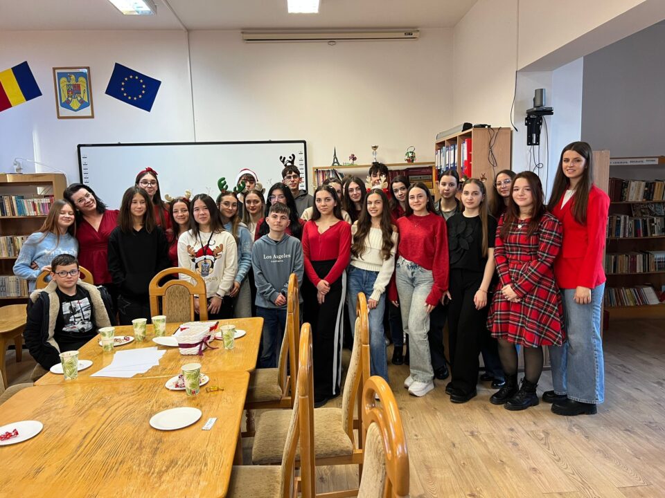 O atmosferă de sărbătoare la Liceul Teoretic „Iorgu Vârnav Liteanu” din Liteni: „Nostalgia Crăciunului”, organizată de CȘE O atmosferă de sărbătoare la Liceul Teoretic „Iorgu Vârnav Liteanu” din Liteni: „Nostalgia Crăciunului”, organizată de CȘE