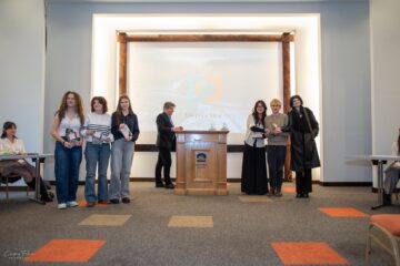 Dezbaterilor aprinse între liceeni, la Bucovina Open. Trofeul concursului a mers la ștefaniști