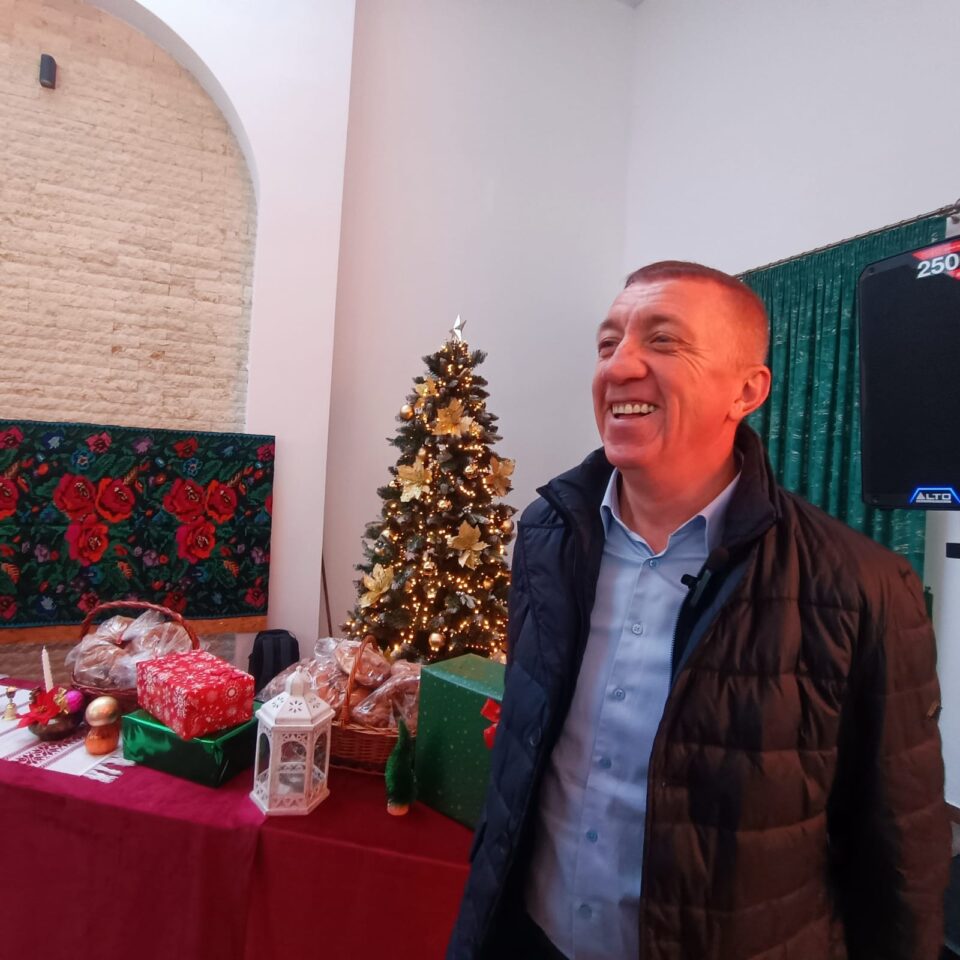 Peste 700 de cadouri de Crăciun au fost împărțite de Primăria Moara copiilor din comună