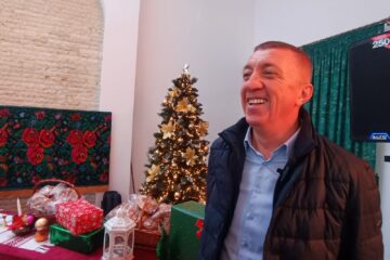 Peste 700 de cadouri de Crăciun au fost împărțite de Primăria Moara copiilor din comună Peste 700 de cadouri de Crăciun au fost împărțite de Primăria Moara copiilor din comună