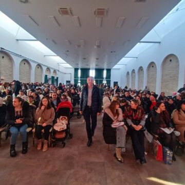 Peste 700 de cadouri de Crăciun au fost împărțite de Primăria Moara copiilor din comună