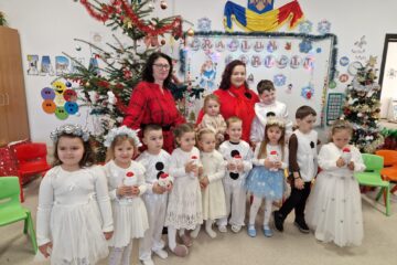Primărița Violeta Țăran l-a ajutat pe „Moș Crăciun” să vină cu daruri pentru copiii din școlile și grădinițele din Berchișești