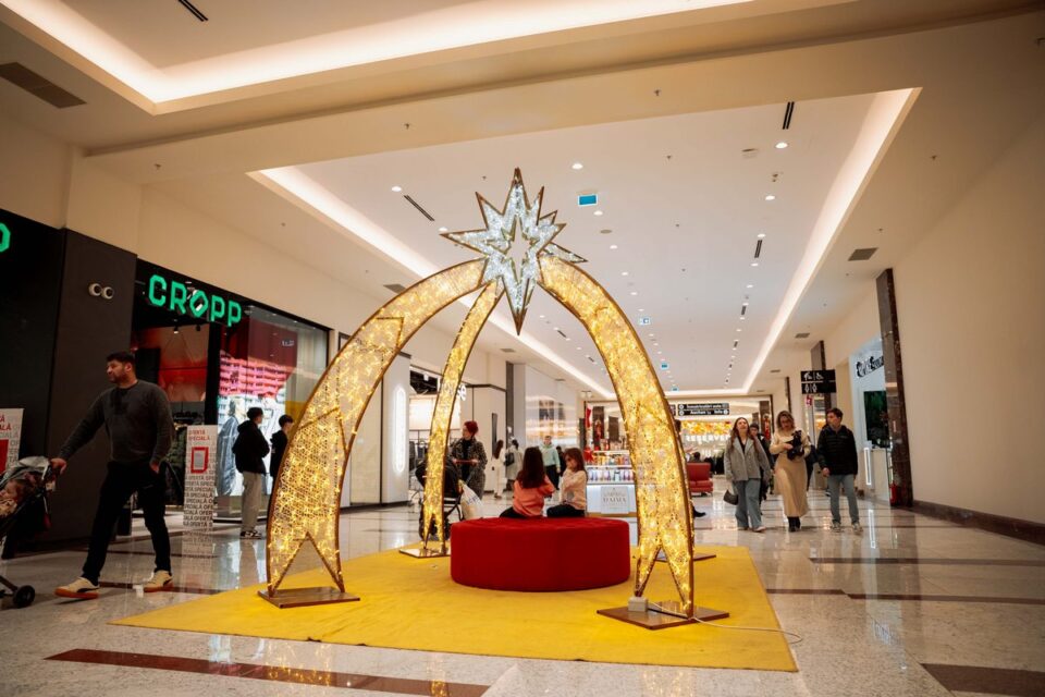 Iulius Mall Suceava, destinația ideală de shopping în acest sezon: cadouri de Crăciun la prețuri accesibile și decoruri de poveste