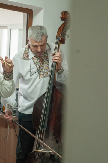 Redacția Monitorului de Suceava a fost colindată de Taraful „Izvoare”