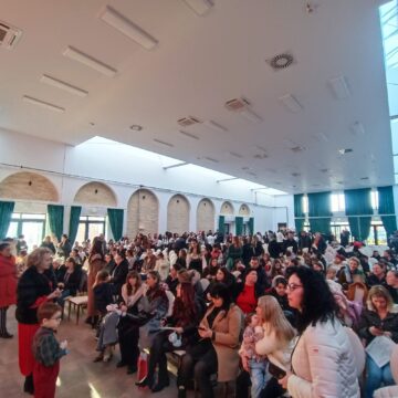 Peste 700 de cadouri de Crăciun au fost împărțite de Primăria Moara copiilor din comună