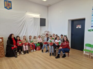 Primărița Violeta Țăran l-a ajutat pe „Moș Crăciun” să vină cu daruri pentru copiii din școlile și grădinițele din Berchișești