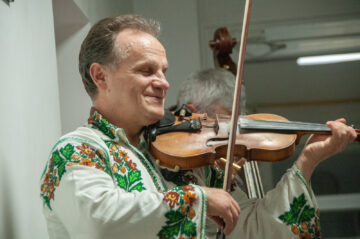 Redacția Monitorului de Suceava a fost colindată de Taraful „Izvoare”