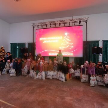 Peste 700 de cadouri de Crăciun au fost împărțite de Primăria Moara copiilor din comună