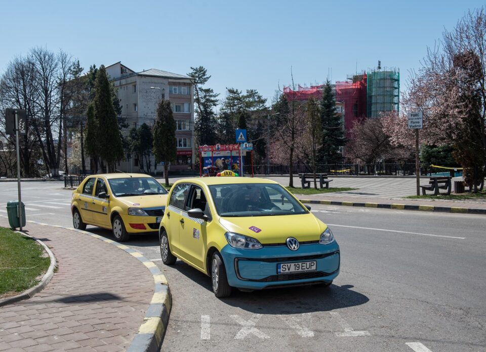 Primăria Suceava reduce numărul taxiurilor și instituie taxa de staționare de 300 de lei anual pe autovehicul taxi Primăria Suceava reduce numărul taxiurilor și instituie taxa de staționare de 300 de lei anual pe autovehicul taxi