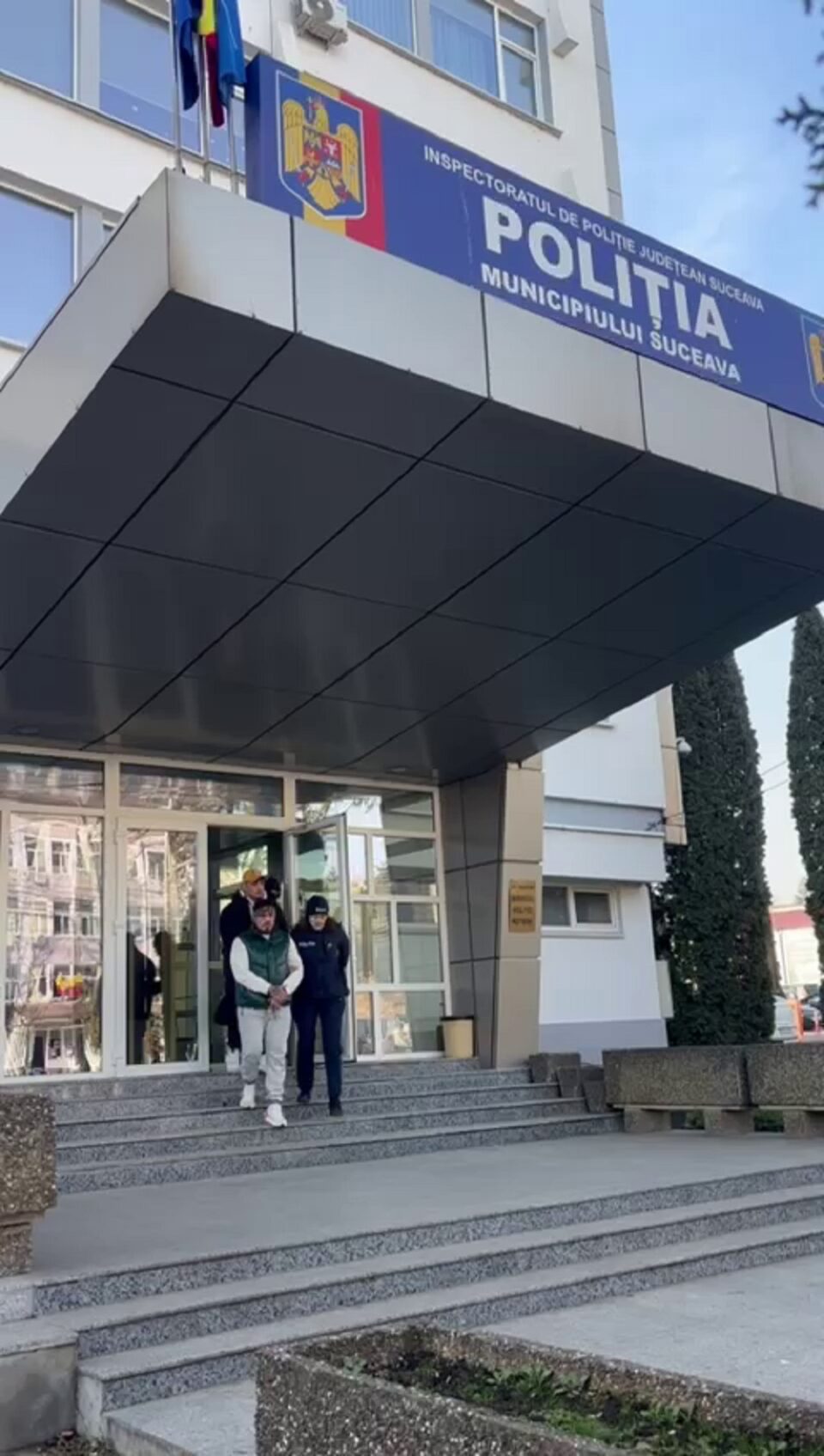 Șase rețineri în arest după o reglare de conturi în stradă, în centrul Sucevei