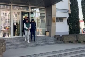 Șase rețineri în arest după o reglare de conturi în stradă, în centrul Sucevei Șase rețineri în arest după o reglare de conturi în stradă, în centrul Sucevei