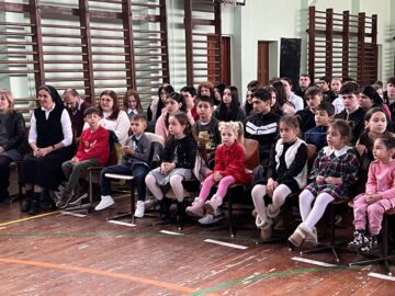 Colegiul Tehnic din Rădăuți a devenit un exemplu al generozității, oferind bucuria de Crăciun pentru 61 de copii din Centrul „Maria Ward” și Casa de tip familial „Universul Copiilor”