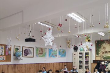 „Cea mai frumoasă clasă de Crăciun” – tradiție educațională la Liceul Teoretic „Iorgu Vârnav Liteanu” din Liteni