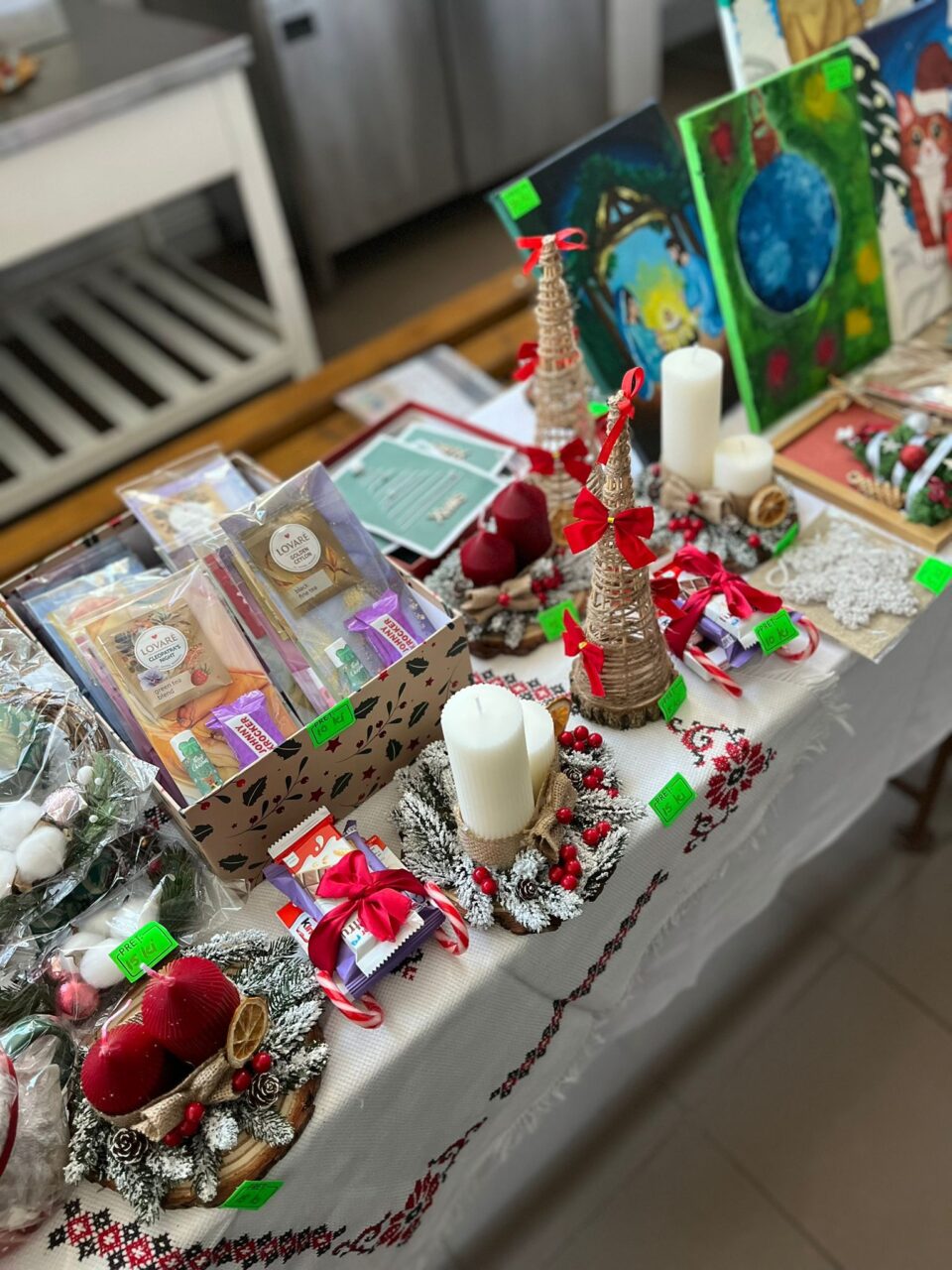 Târg caritabil de Crăciun, la Colegiul de Industrie Alimentară Suceava