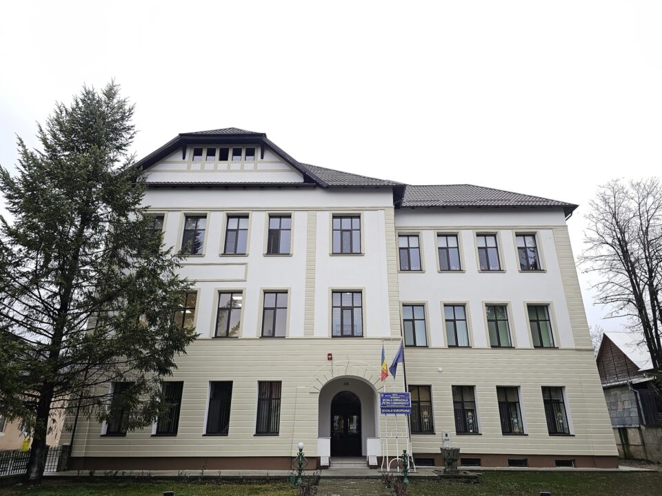 Școala „Petru Comarnescu” Gura Humorului, construită la 1910, reabilitată cu peste un milion de euro