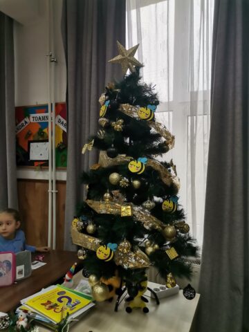 „Cea mai frumoasă clasă de Crăciun” – tradiție educațională la Liceul Teoretic „Iorgu Vârnav Liteanu” din Liteni