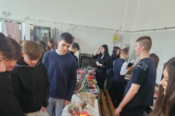 Târg caritabil de Crăciun, la Colegiul de Industrie Alimentară Suceava